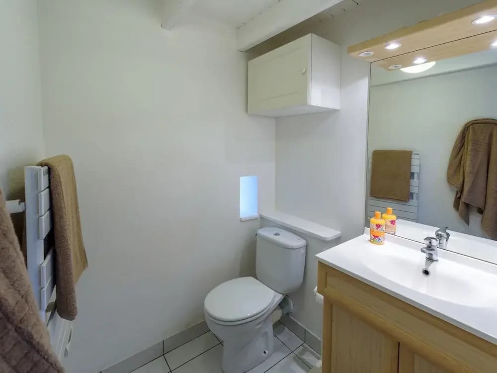 Peaceful Holiday Home in Plouguin With Indoor Pool - Photo 4