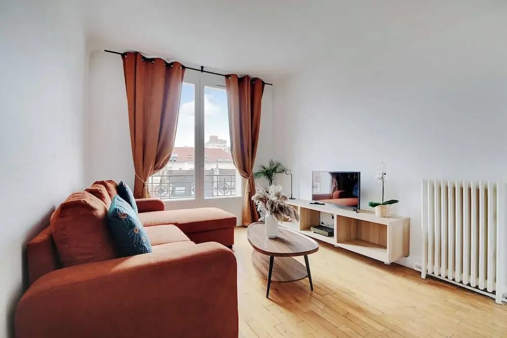 Cozy Apartment 2bdr/4p - in the Heart of Suresnes - Photo 5