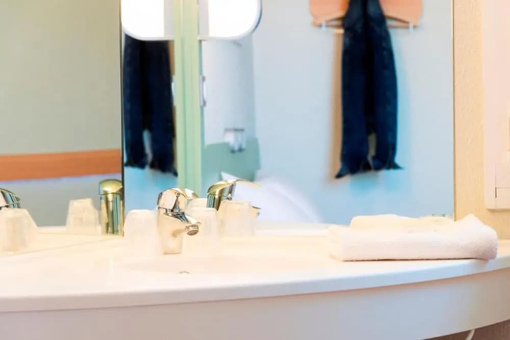 ibis budget Granville - Miniature 8