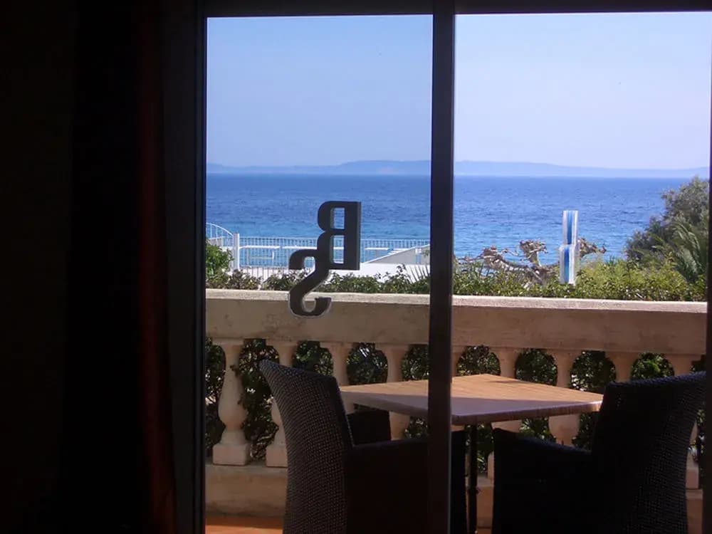 Hôtel Beau Soleil - Miniature 8