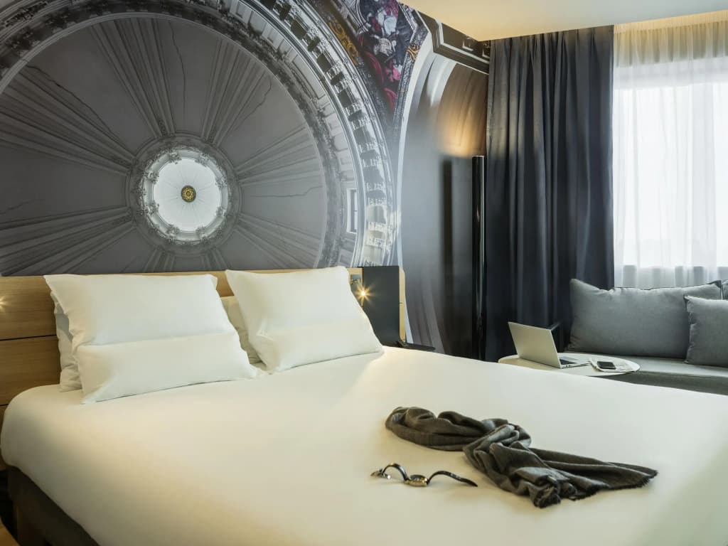 Novotel Belleville Paris 20 Hotel - Photo 2