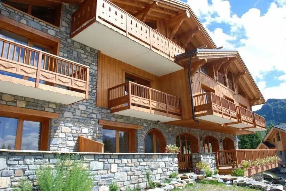 Hotel The Originals Chalet Matsuzaka (ex Hôtel-Chalet de Tradition) - Photo 1