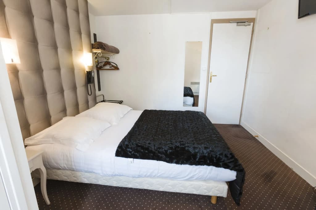 Hôtel Le Saint Louis - Photo 3