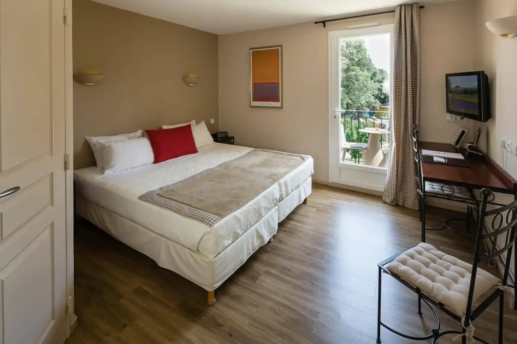 Logis Hôtel La Bastide de Grignan & Restaurant La Chênaie - Photo 4