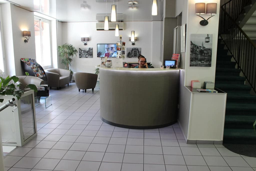 Hotel The Originals Grenoble Gambetta (ex Inter-Hotel) - Photo 2