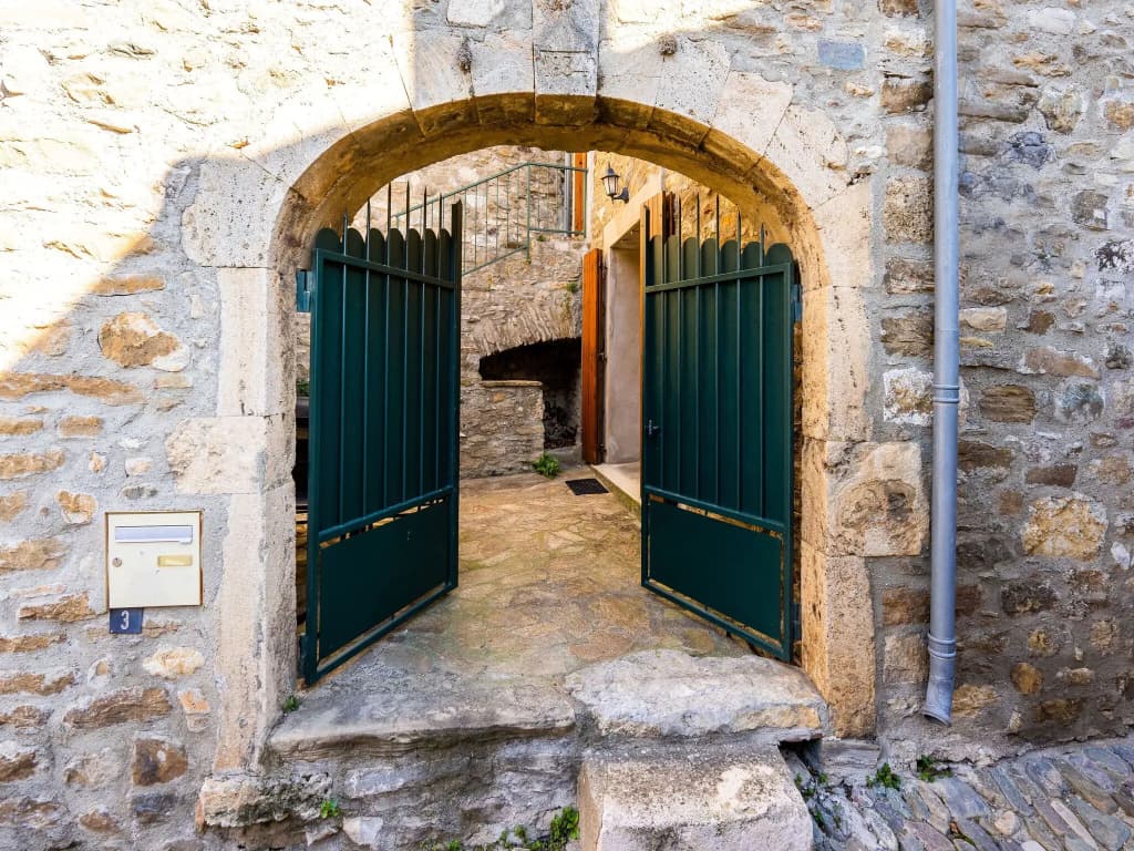 Vineyards & Village Stay - Photo 1