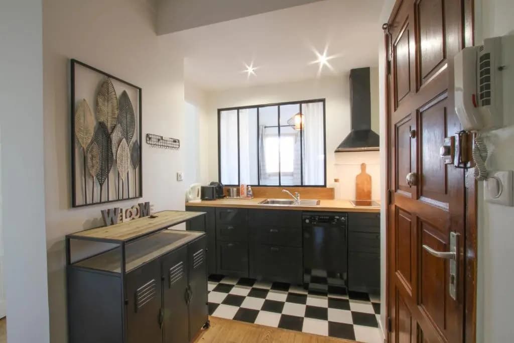 Pretty 2 rooms in the city center - Miniature 8