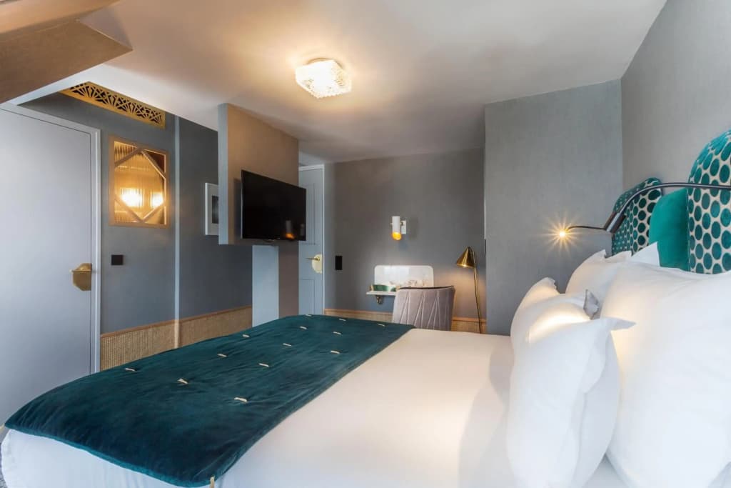 Handsome Hotel - Photo 4