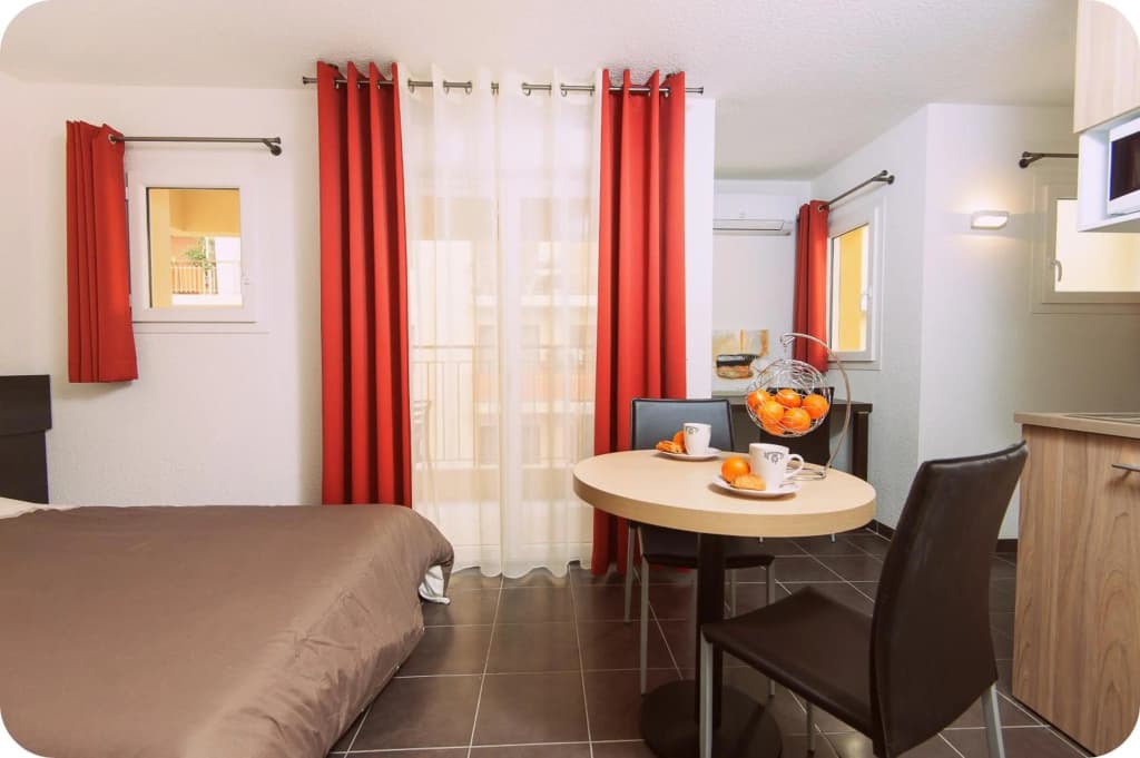 Villa Serafina Apartments - Photo 4