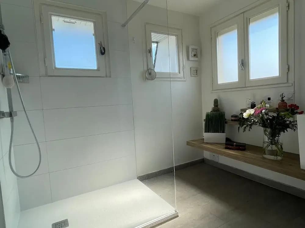 Unusual Duplex With Garden - Miniature 7