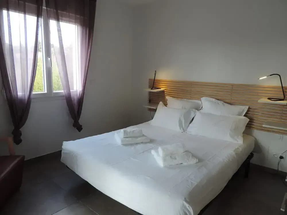 Attractive Holiday Home With Private Pool - Photo 1