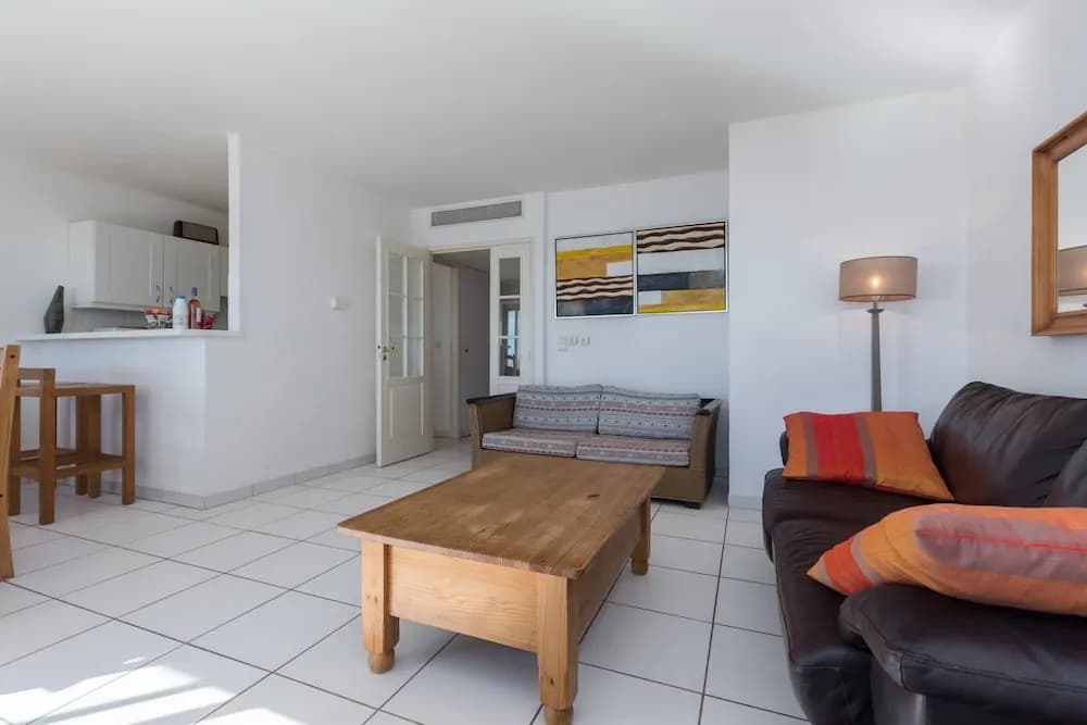 Bright two Bedroomed Apartment on the Beach in Cannes With Huge Terrace With Fabulous sea Views - 2001 - Photo 4