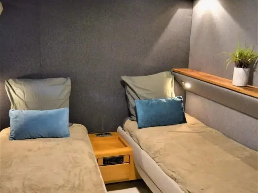 Luxury Yacht in La Rochelle With a Terrace - Photo 2