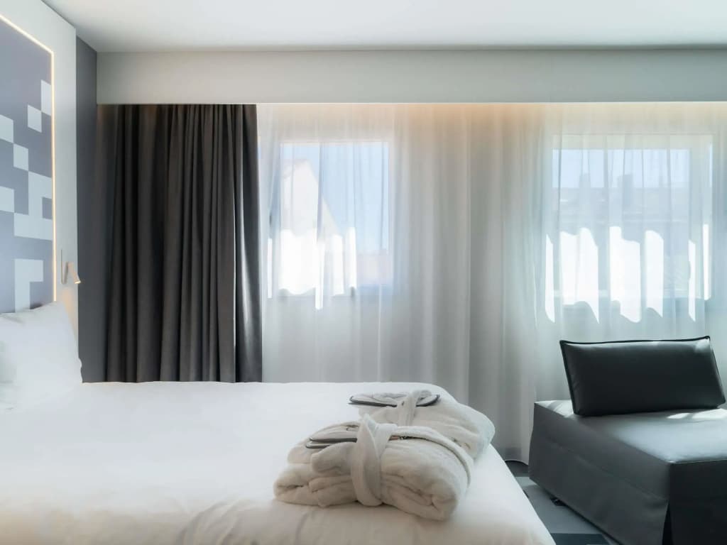 ibis Styles Béziers Centre - Photo 2