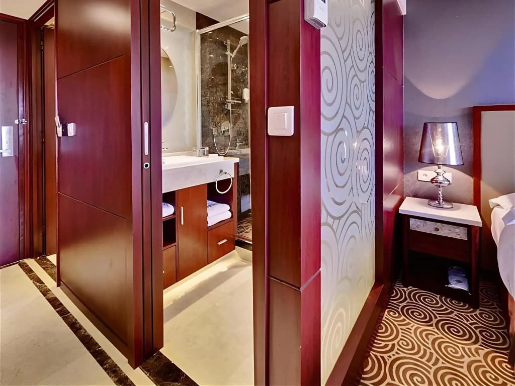 Huatian Chinagora Hotel - Photo 3