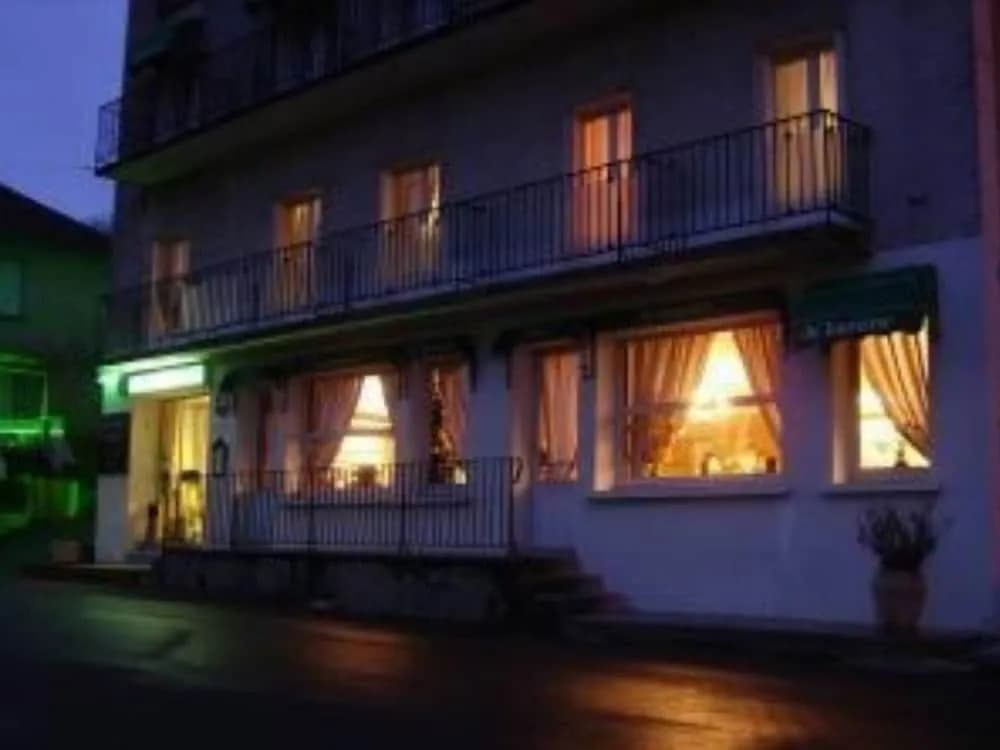 Hotel Restaurant du Tourisme - Photo 1