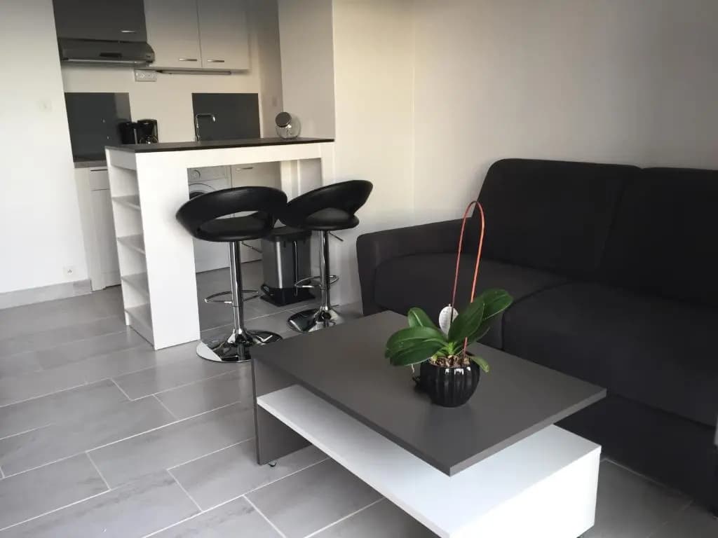 studio avec terrasse parking - Photo 3