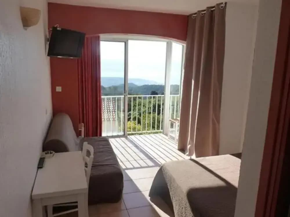 Hotel Alata - Photo 4