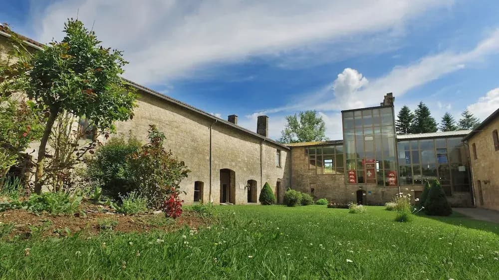 VVF Château sur la Vienne Lac de Vassivière, Nedde - Photo 1