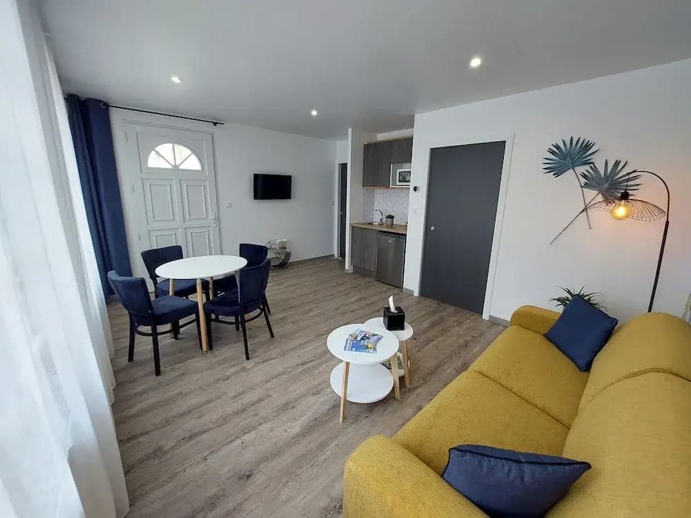 Logis Hotel Loire Hotel - Photo 2