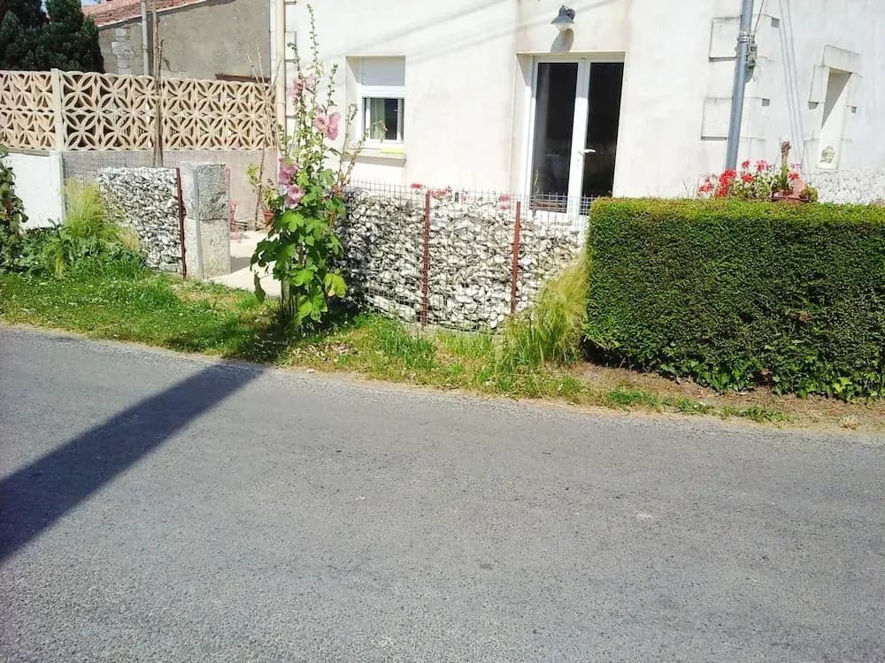 Apartment With one Bedroom in Mortagne-sur-gironde, With Furnished Gar - Photo 1