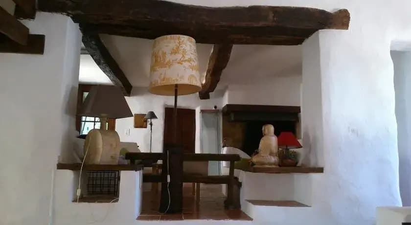 EMMA Guesthouse - Photo 2