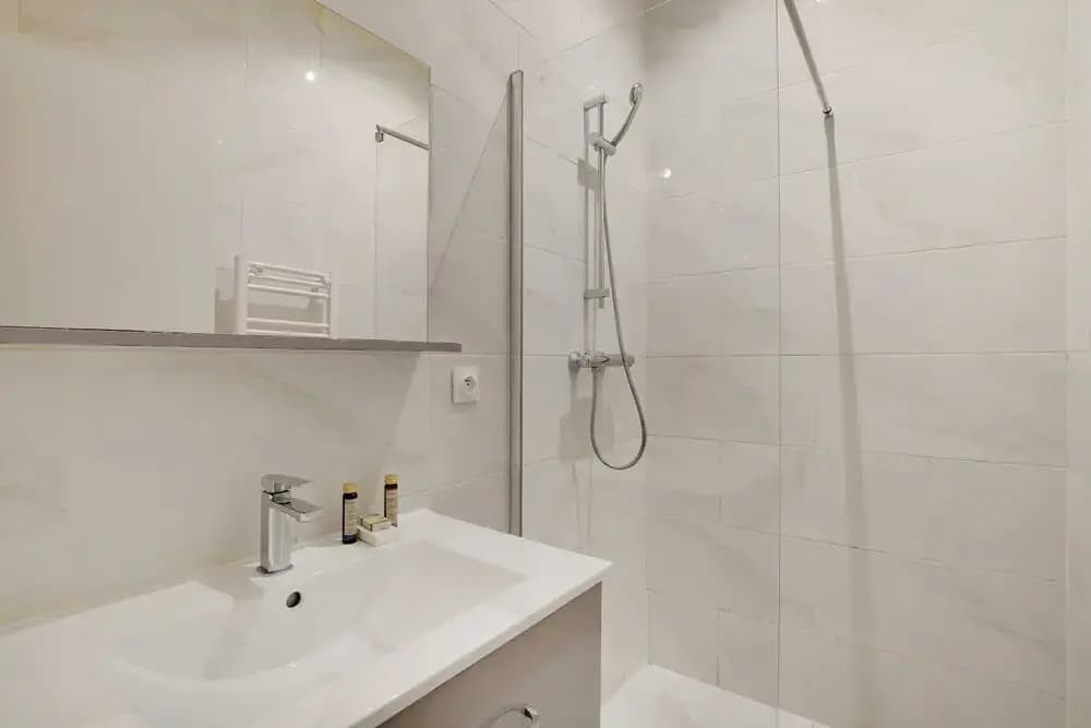 Magnificent Apartment - 2br/6p - Rochechouart - Miniature 8