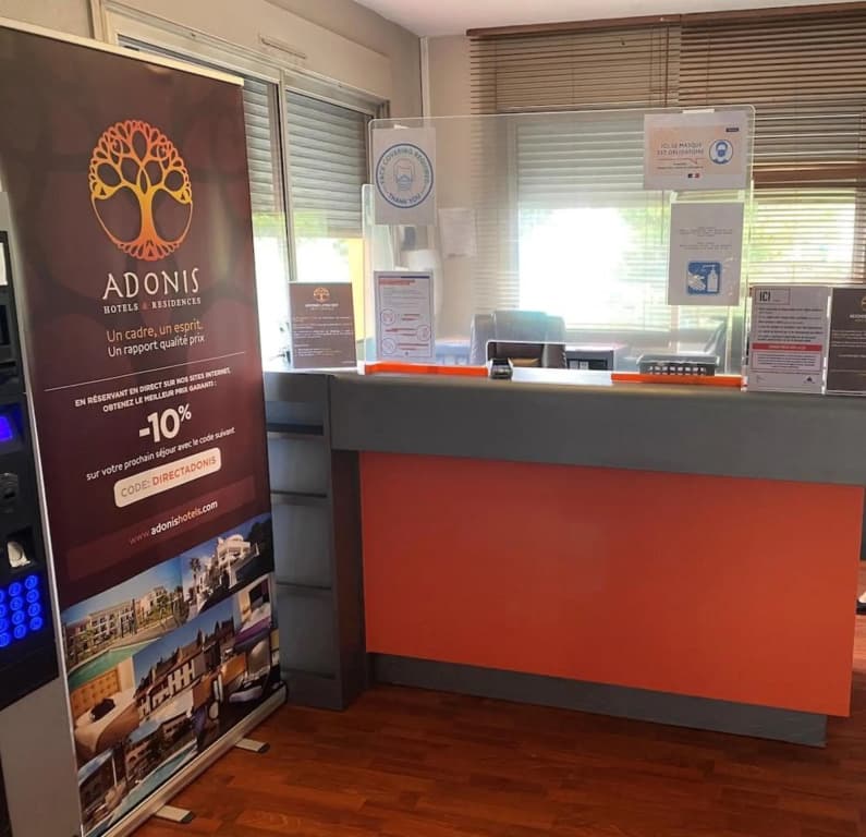 Adonis Lyon Est Hotel Artys - Photo 1
