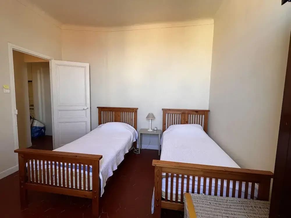 Charming 2 Bed Apartment With Balcony Located in Cannes Old Town Easy Walk to the Palais and Beaches - 120 - Miniature 6