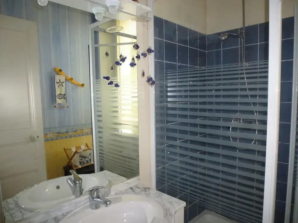 Holiday Flat With sea and Garden View, Just 400m From the Beach in Port-blanc - Miniature 8
