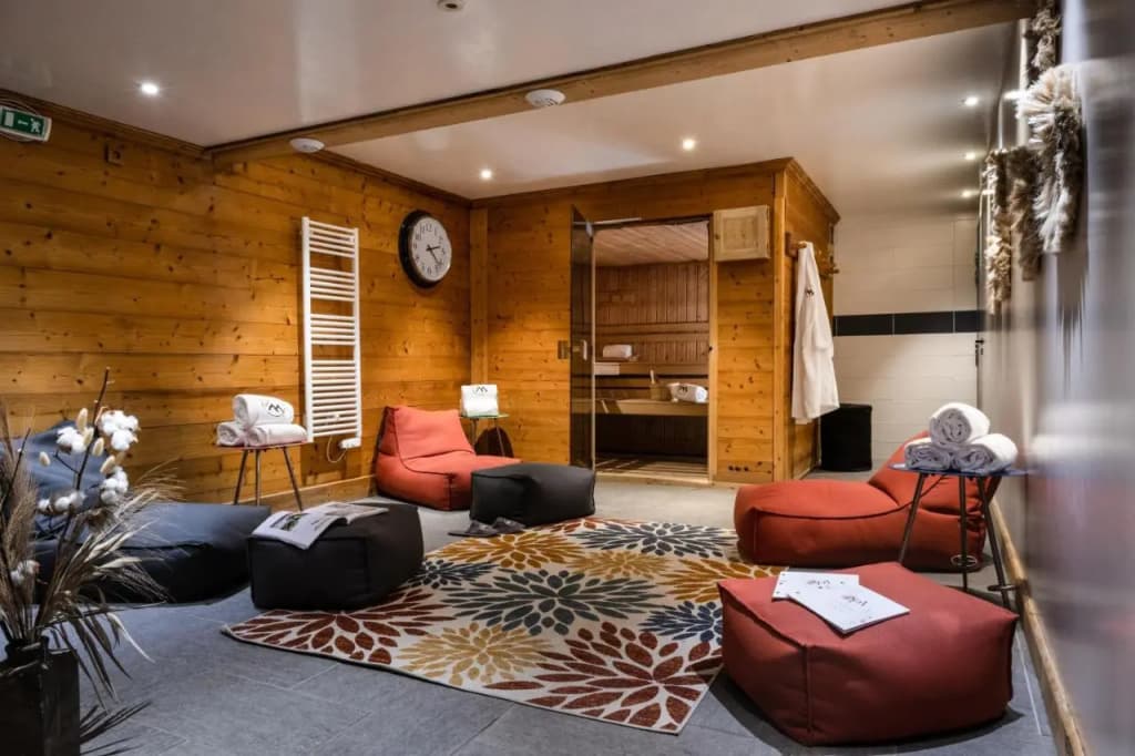 Hotel Ski Lodge - Photo 2