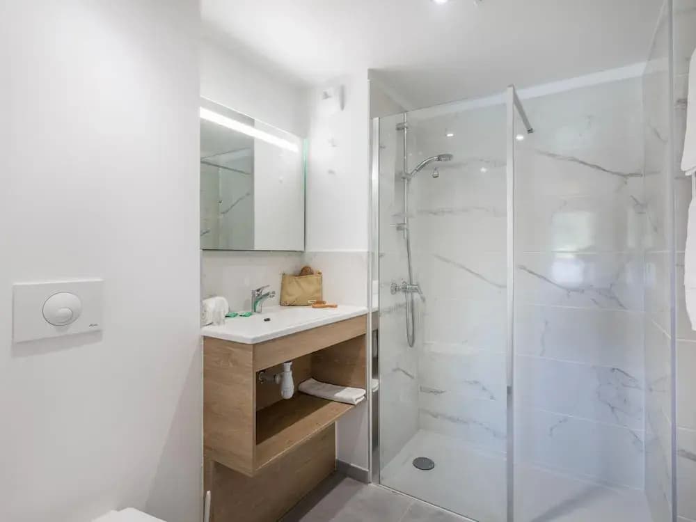 2-room Apartment in Residence Cap Cassis Calanques, Roquefort-la-bedoule - Miniature 6