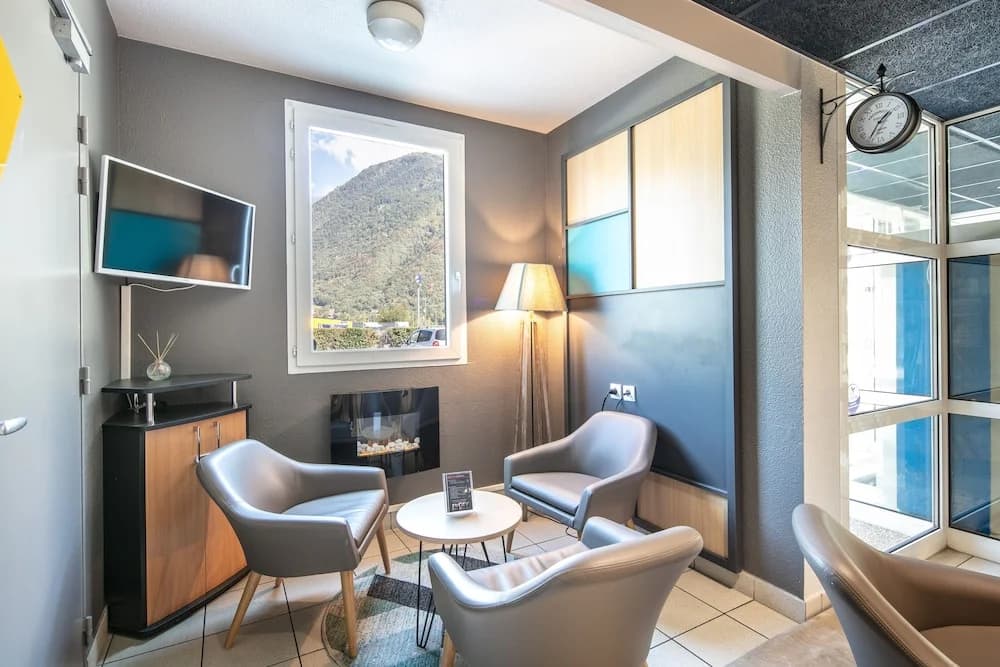 B&B Hotel Saint-Jean-De-Maurienne - Photo 2