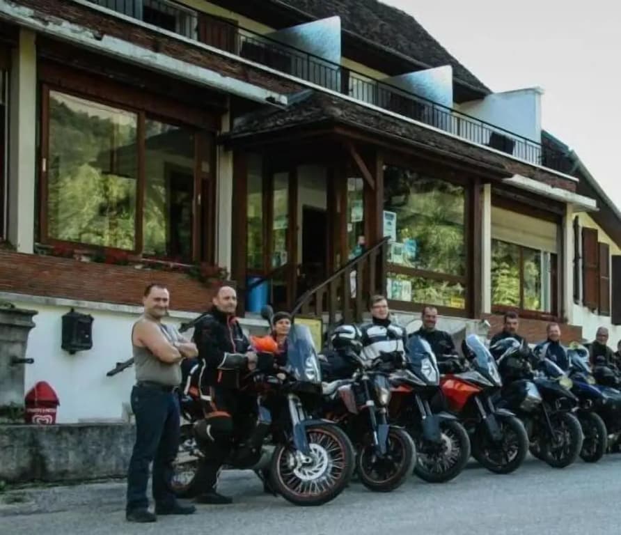 HOTEL RESTAURANT Le Traîneau - Photo 1