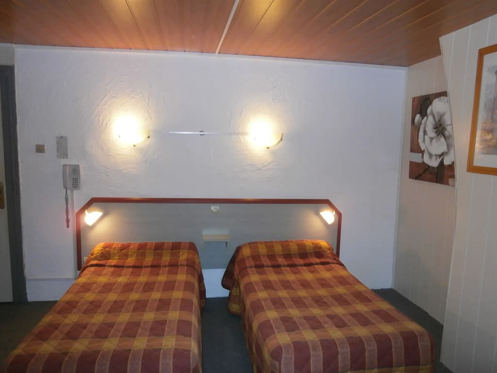 Hôtel Beauséjour - Photo 2