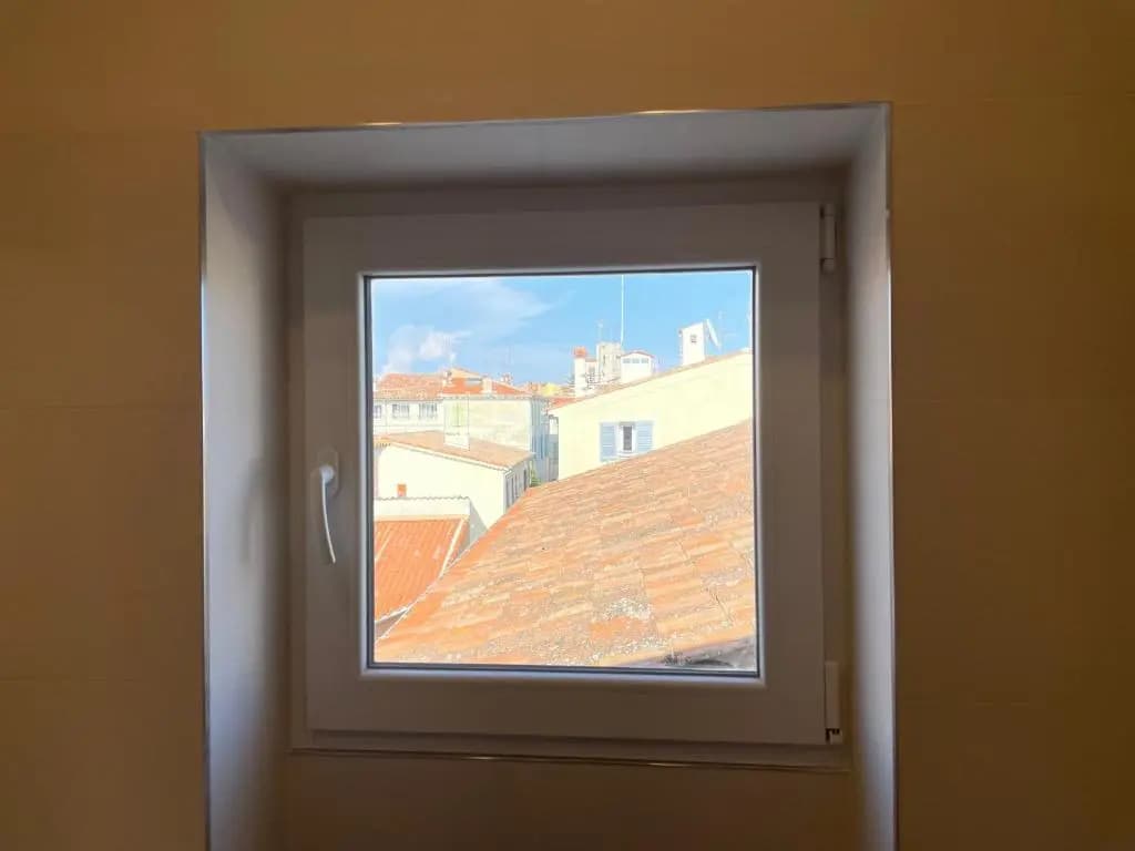 Nice Renting - FERSEN - 2 Rooms Vieil Antibes - AC - Safranier - Big Terrace - Miniature 7