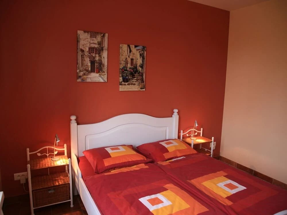 Spaciosu Holiday Home in Sadillac with Swimming Pool - Photo 4