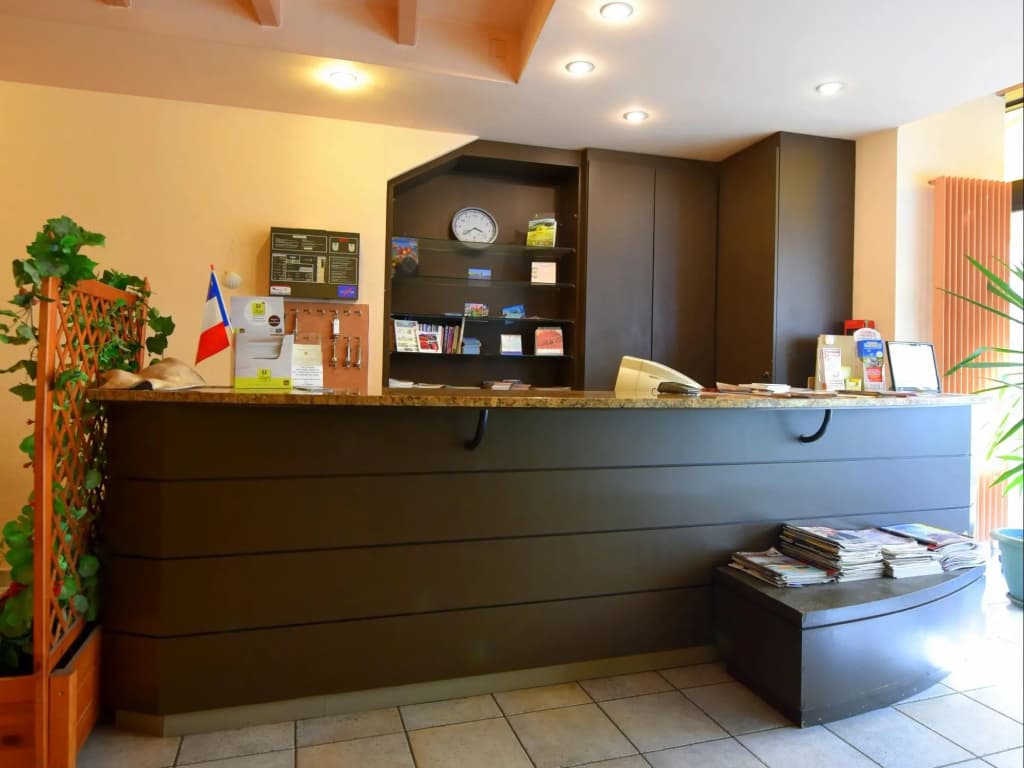 Logis Hôtel Saint Jacques - Photo 2