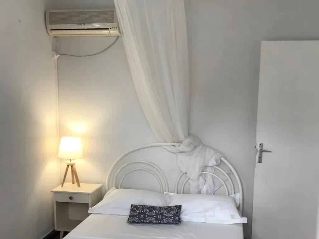Le Belleplaine Hotel - Photo 2