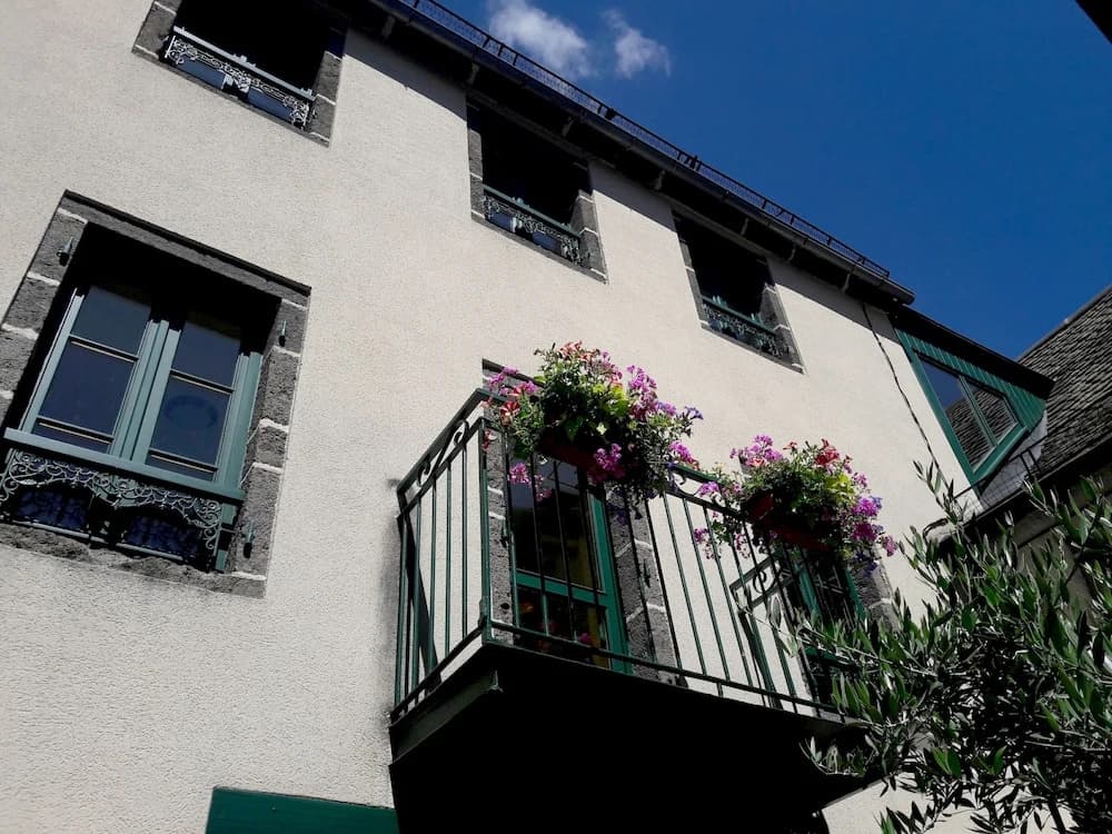 Logis Hotel du Midi - Photo 1