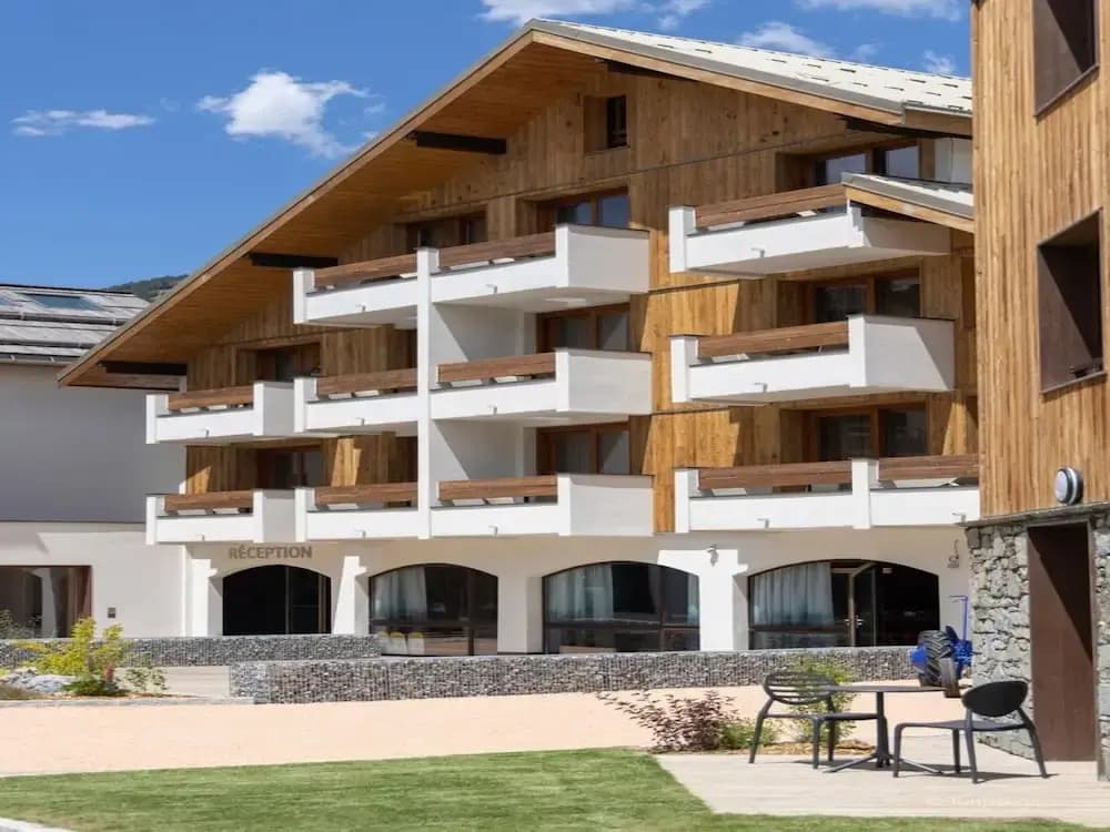 Apartment in Serre-chevalier Near Ski Slopes - Photo 1
