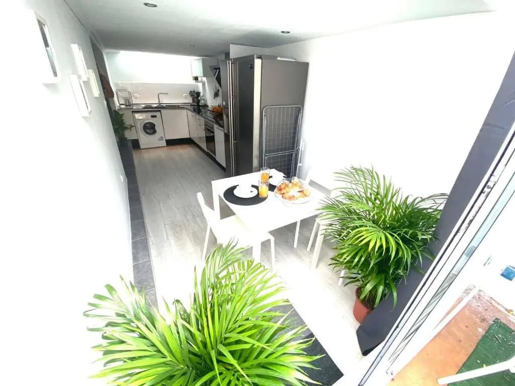 Jolie appartement individuel, dans un quartier calme très proche de la plage. - Photo 2