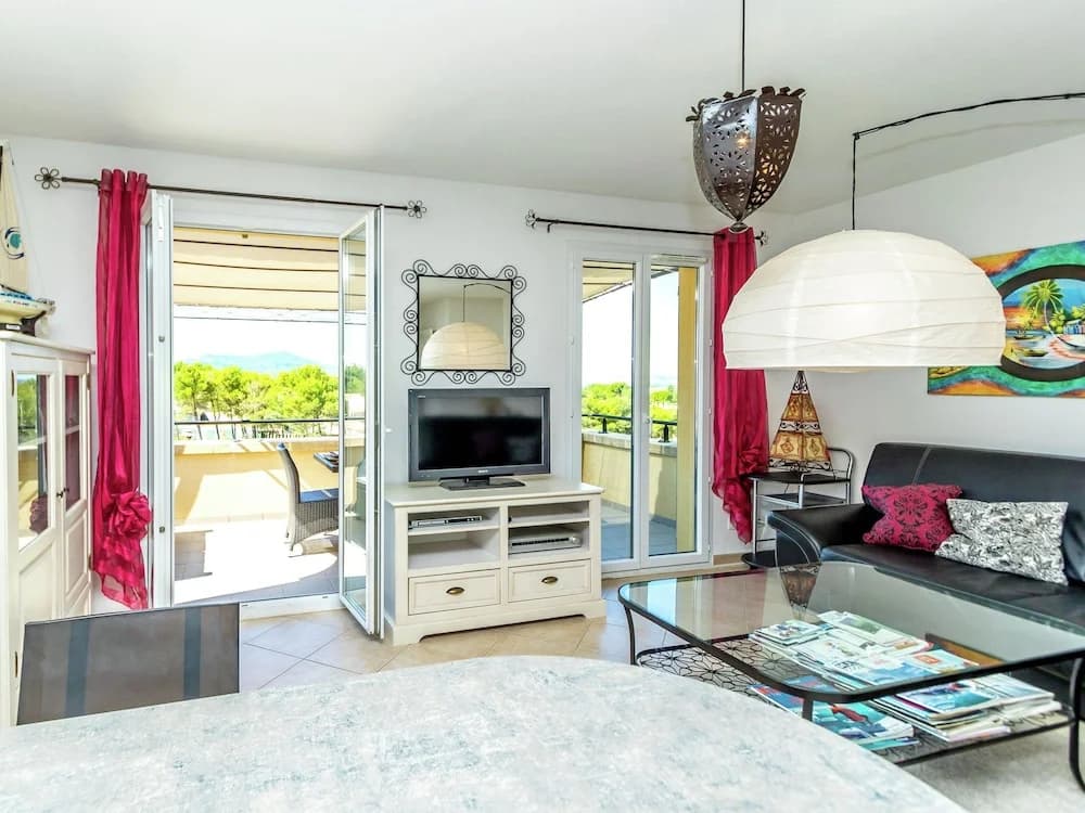 Charming Apartment in Mallemort with Swimming Pool - Photo 5
