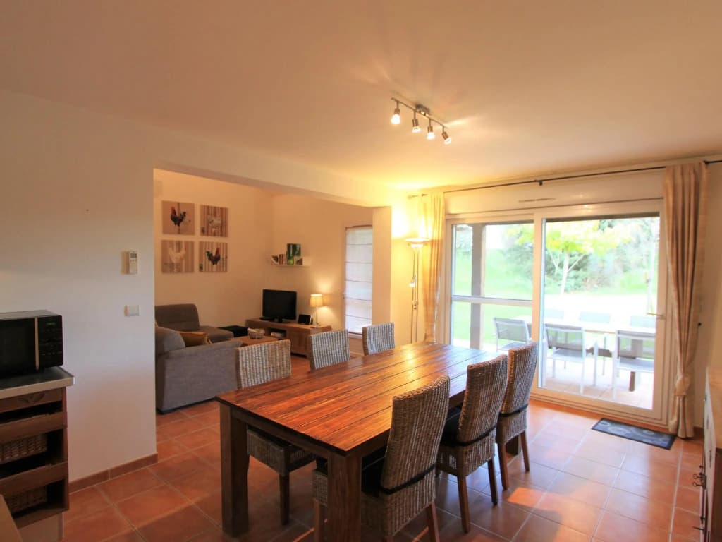 Provencal Parkside Haven - Photo 2