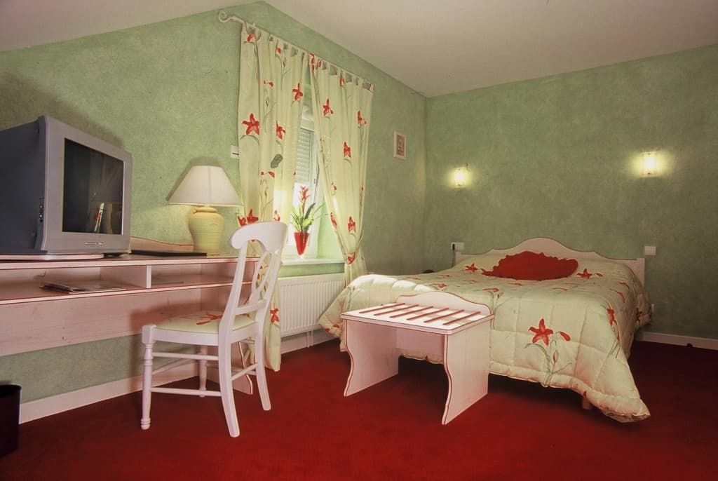 Logis Hôtel, Chalets Et Restaurant Les Chatelminés - Photo 3