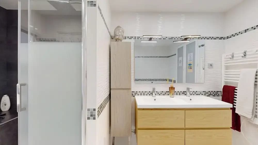 Kimia Suite Room - Miniature 8