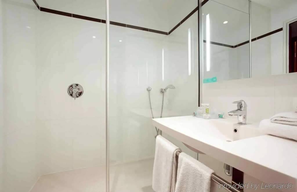 Hotel Mercure Saint Quentin En Yvelines Centre - Miniature 8