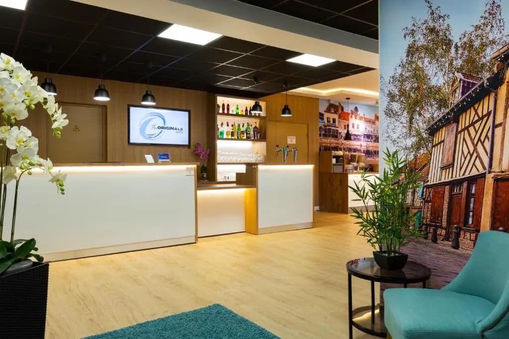 Brit Hotel Confort Amiens - Photo 2