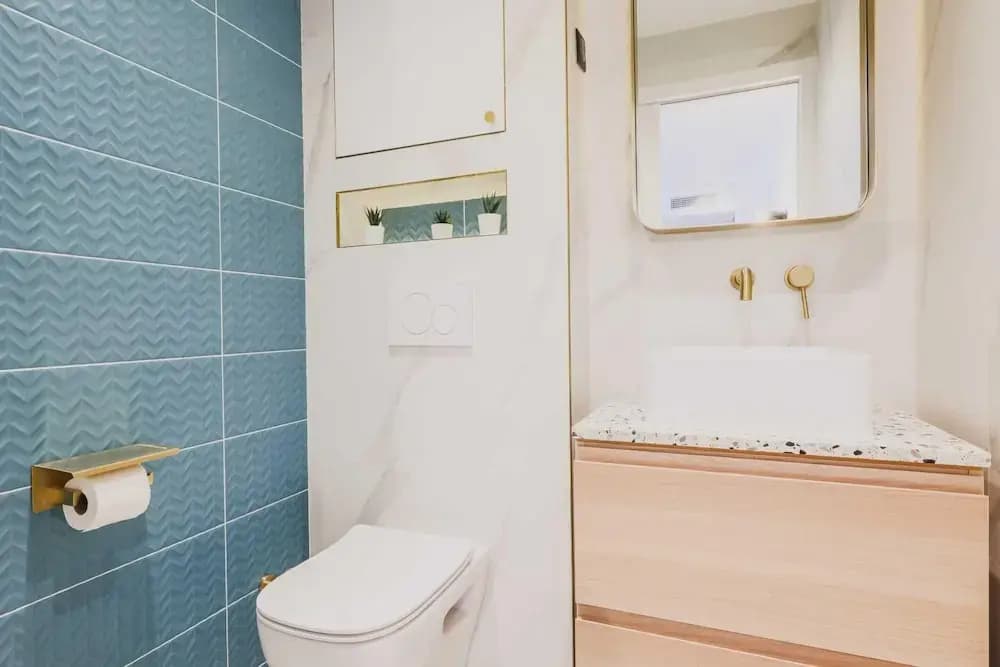 Elegant Apartment - 2br/6p - Canal St Martin - Miniature 7