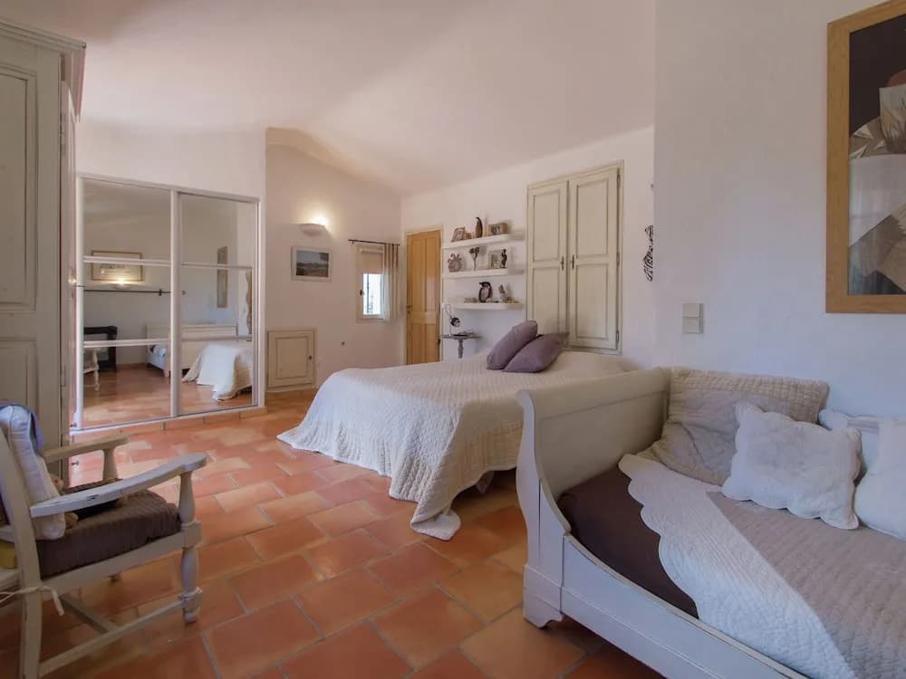Modern Villa in Mougins With Private Pool - Photo 2